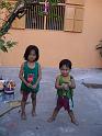 121- Gamins dans un temple hindou
